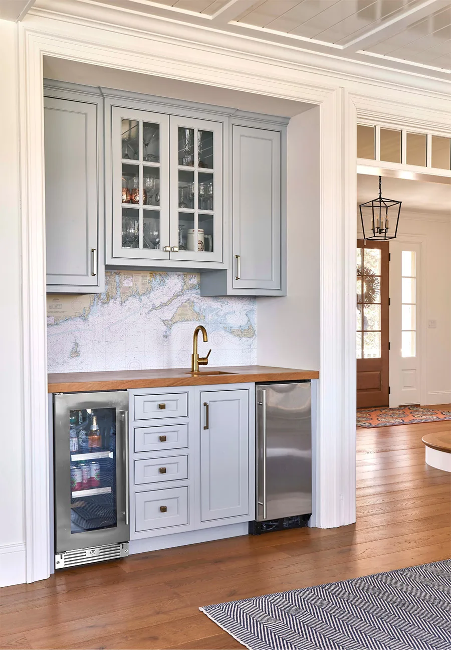 Living room cabinets - wet bar
